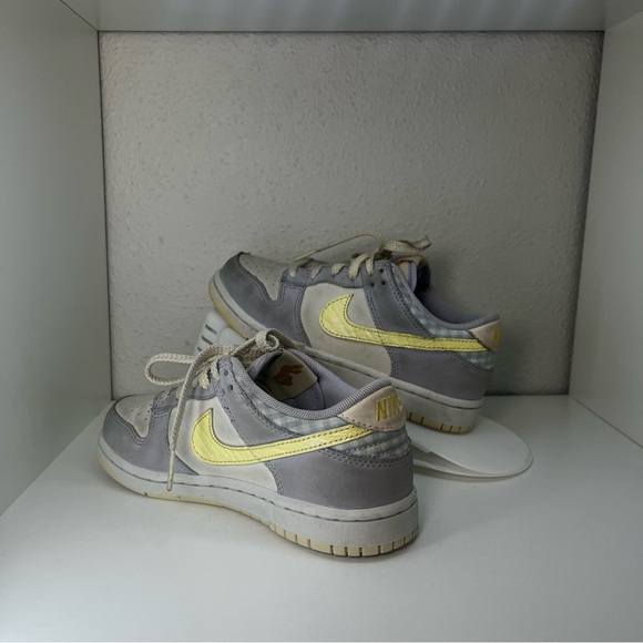 Nike Girls Dunk Low SE Easter Shoes, FJ4643-536 Size 1Y - Picture 2 of 8